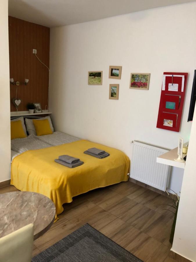 Milla Apartman Сентендре Экстерьер фото