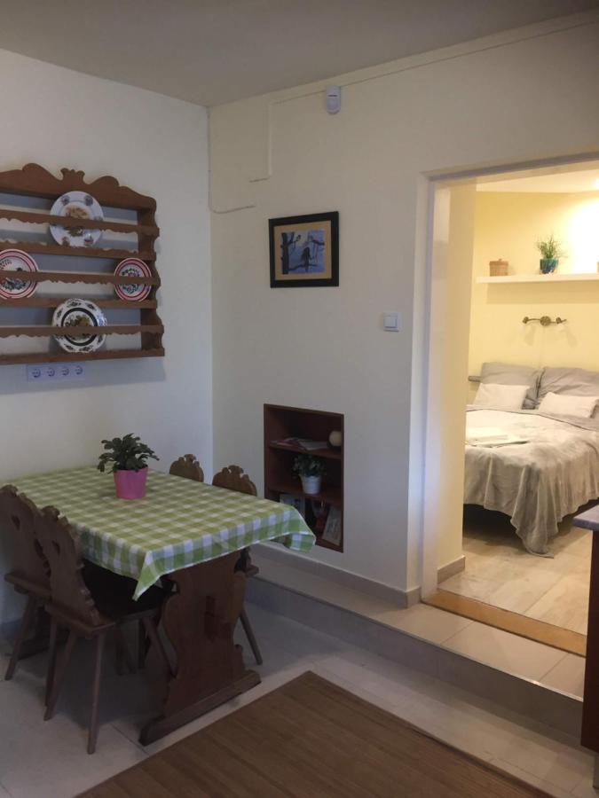 Milla Apartman Сентендре Экстерьер фото